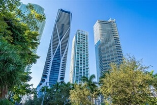 1100 Biscayne Blvd in Miami, FL - Building Photo