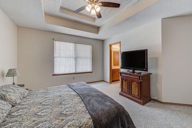 3003 W Knob Hill St in Springfield, MO - Building Photo - Building Photo