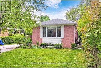 91 Murray Dr in Aurora, ON - Building Photo - Building Photo