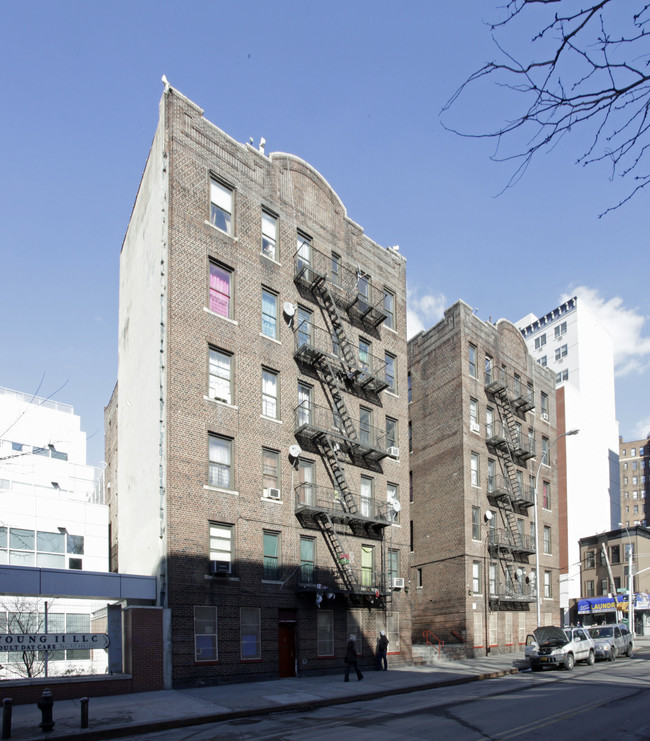 65 E 175TH ST in Bronx, NY - Foto de edificio - Building Photo