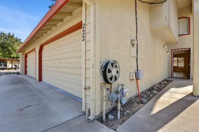222 Tiffany Cir in Ripon, CA - Building Photo - Building Photo