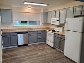 821 Kaiser Rd NW, Unit 3C in Olympia, WA - Building Photo - Building Photo