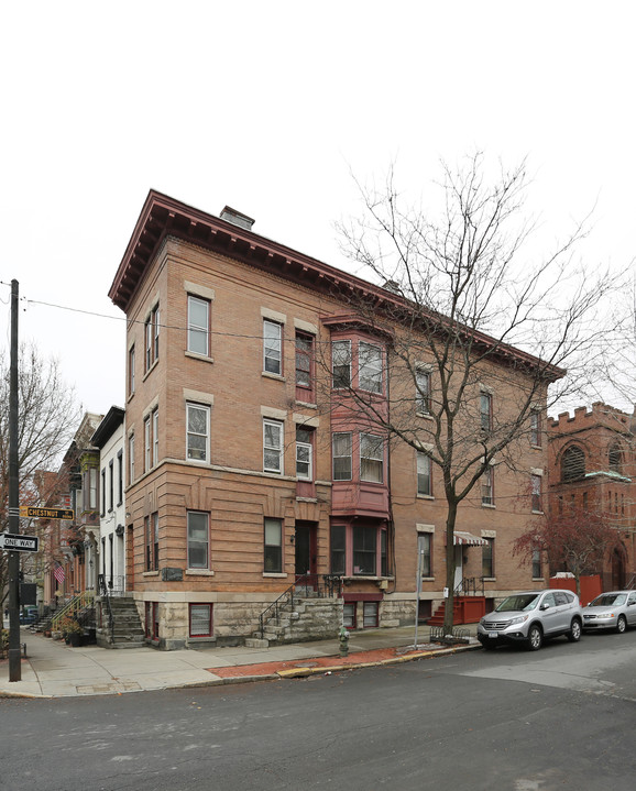 120 Chestnut St in Albany, NY - Building Photo