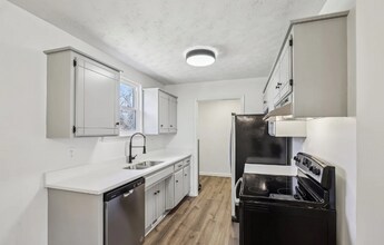 109 Rosswood Dr in Smyrna, TN - Foto de edificio - Building Photo