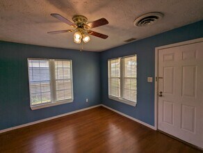 1908 27th St in Lubbock, TX - Building Photo - Building Photo