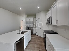 1244 W Mahogany St in Saratoga Springs, UT - Building Photo - Building Photo