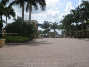 6630 NW 114th Ave in Doral, FL - Building Photo - Building Photo