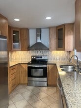 2940 N Verdugo Rd, Unit 310 in Glendale, CA - Foto de edificio - Building Photo