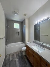 309 Queencrest Ct in Oakdale, CA - Building Photo - Building Photo