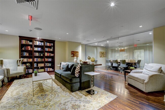 8255 S Las Vegas Blvd in Las Vegas, NV - Building Photo - Building Photo