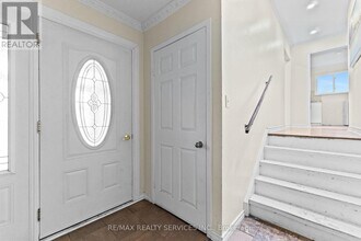 13 Linkdale Rd in Brampton, ON - Building Photo - Building Photo