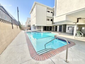 5226 Lexington Ave, Unit 15 in Los Angeles, CA - Building Photo - Building Photo