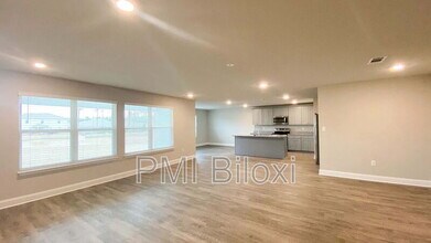 1005 Enclave Cir in Long Beach, MS - Building Photo - Building Photo