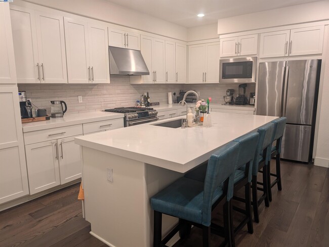 44819 S Grimmer Blvd in Fremont, CA - Building Photo - Building Photo