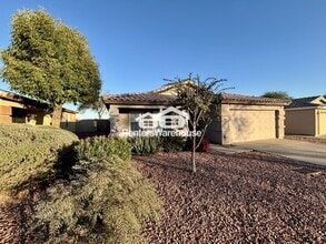 2607 S 71st Dr in Phoenix, AZ - Foto de edificio - Building Photo