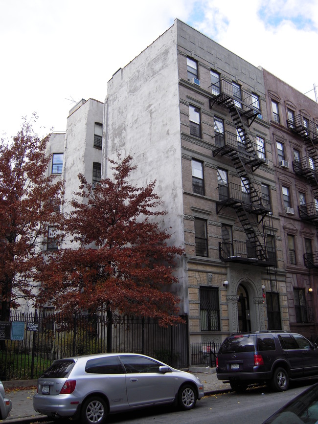 132 W 139th St in New York, NY - Building Photo - Building Photo