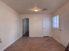 1333 Woody Dr in Jackson, MS - Building Photo - Building Photo