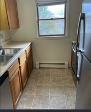 826 State St, Unit 826 in Bangor, ME - Building Photo - Building Photo