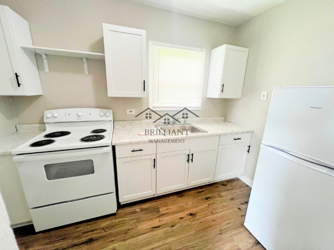 property at 1521 N Kealing Ave