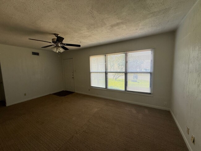 1301 E Avenue H in Killeen, TX - Building Photo - Building Photo