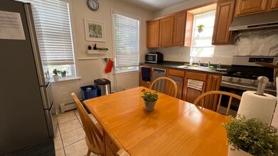 76 Providence St, Unit FL 1 in Providence, RI - Foto de edificio - Building Photo