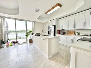 10679 SW 6th St in Pembroke Pines, FL - Building Photo - Building Photo