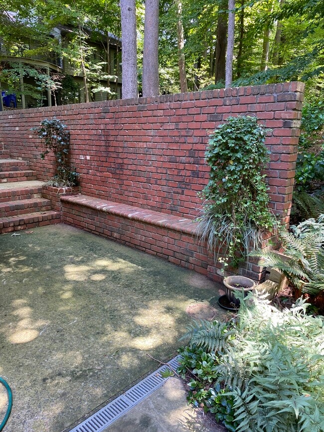 125 Wild Iris Ln, Unit A in Chapel Hill, NC - Foto de edificio - Building Photo