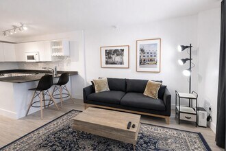 1035 West Ave in Miami Beach, FL - Foto de edificio - Building Photo