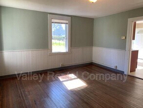 46 Old Amherst Rd in Sunderland, MA - Building Photo - Building Photo