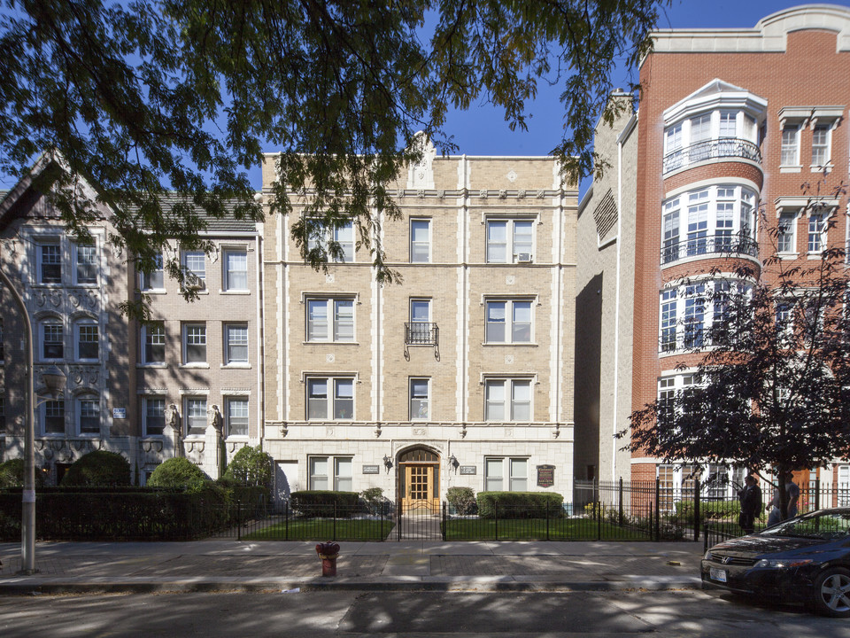 640 W Wrightwood Ave in Chicago, IL - Foto de edificio