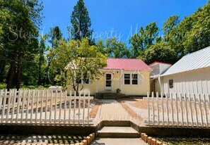 21313 Phoenix Lake Rd in Sonora, CA - Building Photo