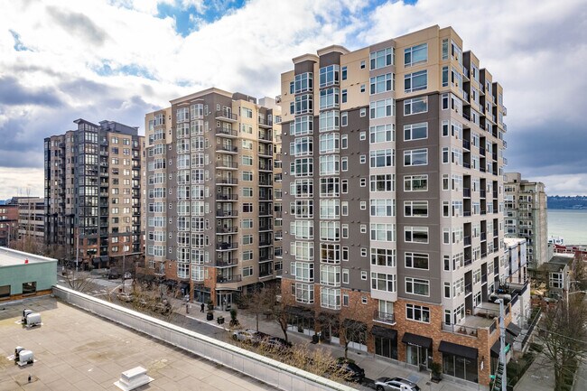 The Ellington in Seattle, WA - Building Photo - Building Photo