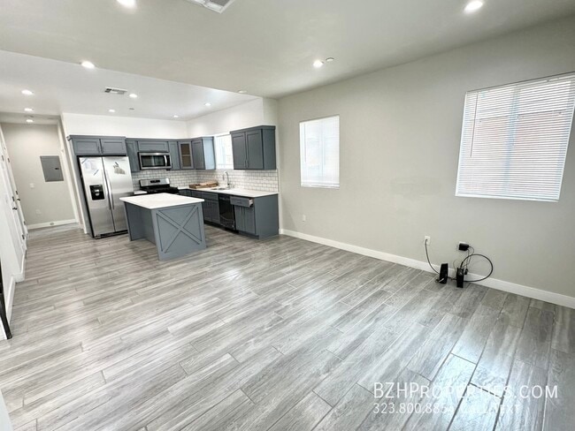 property at 1123 Browning Blvd