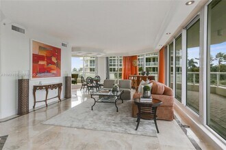 6051 N Ocean Dr, Unit 302 in Hollywood, FL - Foto de edificio - Building Photo