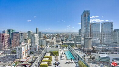 900 W Olympic Blvd in Los Angeles, CA - Building Photo - Building Photo