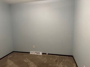 10 Bonneville Dr in Springfield, IL - Building Photo - Building Photo