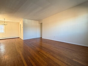 45 Wedgewood Dr in Verona, NJ - Building Photo - Building Photo