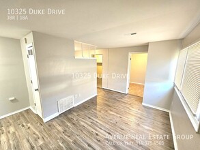 10325 Duke Dr in St. Louis, MO - Building Photo - Building Photo