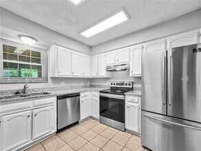 1012 Woodridge Dr in Azle, TX - Foto de edificio - Building Photo