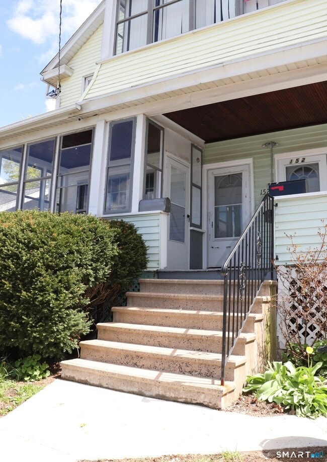 152 Lyons St in New Britain, CT - Building Photo - Building Photo