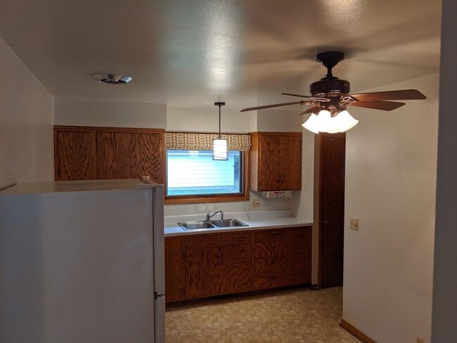 850-852 Truax Blvd in Eau Claire, WI - Building Photo - Building Photo