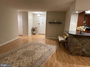 307 Yoakum Pkwy in Alexandria, VA - Building Photo - Building Photo