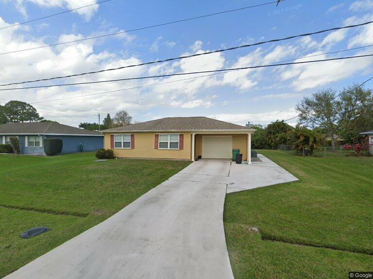 365 NW Concord Dr in Port St. Lucie, FL - Building Photo