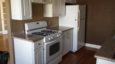 1311 E 1st St, Unit 11 in Long Beach, CA - Foto de edificio - Building Photo