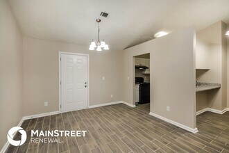 6096 Creekford Dr in Lithonia, GA - Building Photo - Building Photo