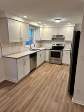4746 Stonehurst Rd in Liverpool, NY - Building Photo - Building Photo