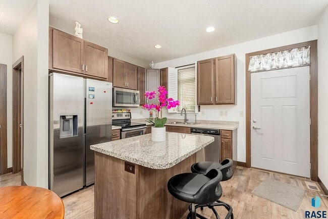 226 E Residence Pl in Sioux Falls, SD - Building Photo - Building Photo
