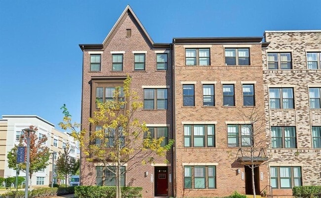 45116 Kincora Dr in Sterling, VA - Building Photo - Building Photo