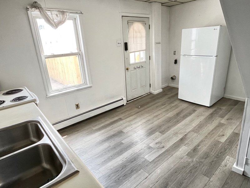 10 E Carroll St in St. Clair, PA - Building Photo