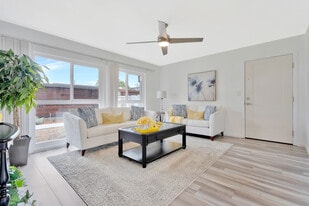 Palm View Village (Furnished Units Available) in Torrance, CA - Building Photo